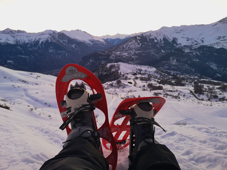 Chaussures pour raquettes à neige sale